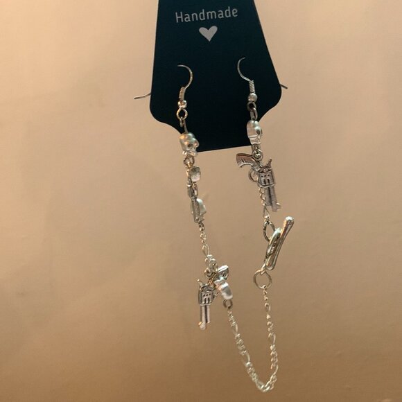 🤠💀 Handmade Skull & Revolver Bracelet & Earrings Set 💀🤠 - Picture 10 of 11